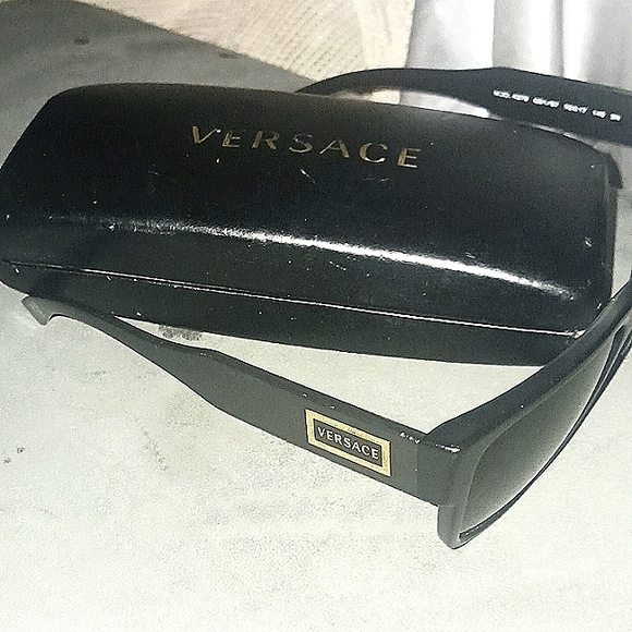 Versace Sunglasses w/case - Picture 2 of 6